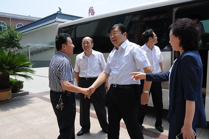2015年7月2日，河南省副省長張廣智到磴槽集團調研